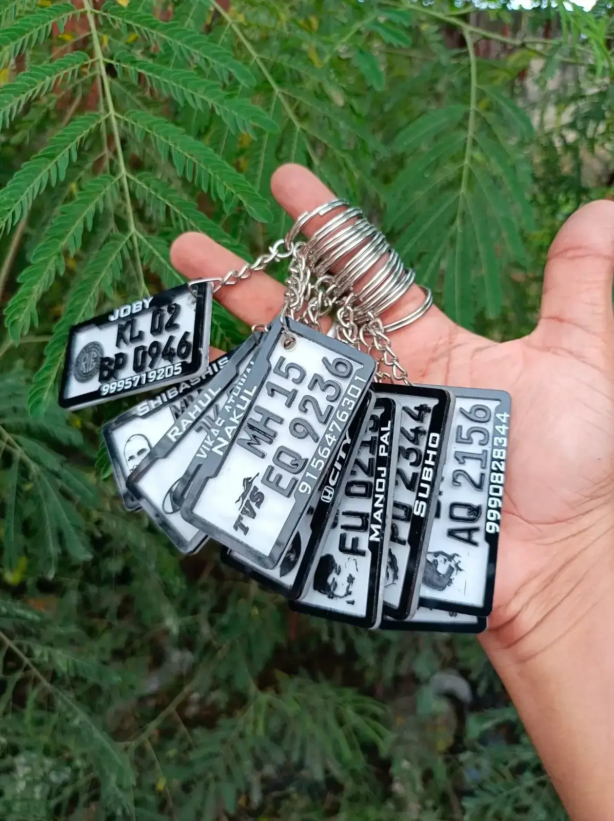 4D-number-plate-keychain-black